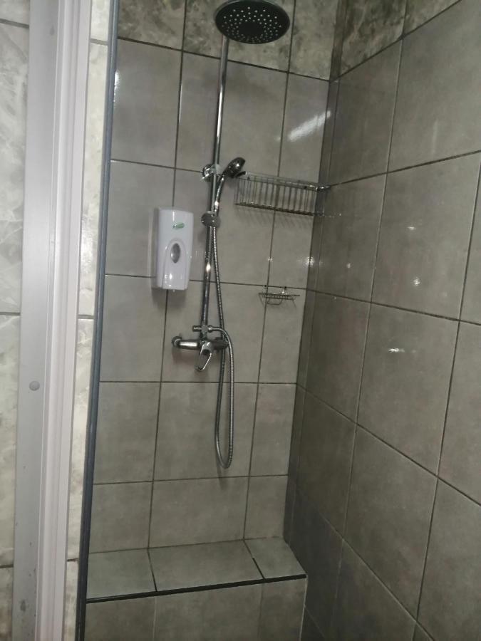 Готель Keetmanshoop Self-Catering Екстер'єр фото