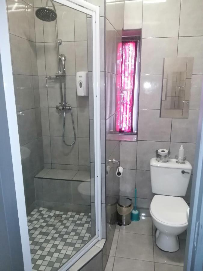 Готель Keetmanshoop Self-Catering Екстер'єр фото