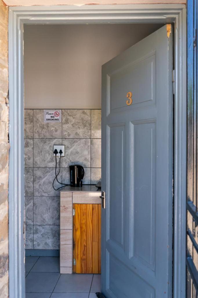 Готель Keetmanshoop Self-Catering Екстер'єр фото