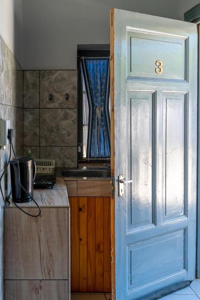 Готель Keetmanshoop Self-Catering Екстер'єр фото