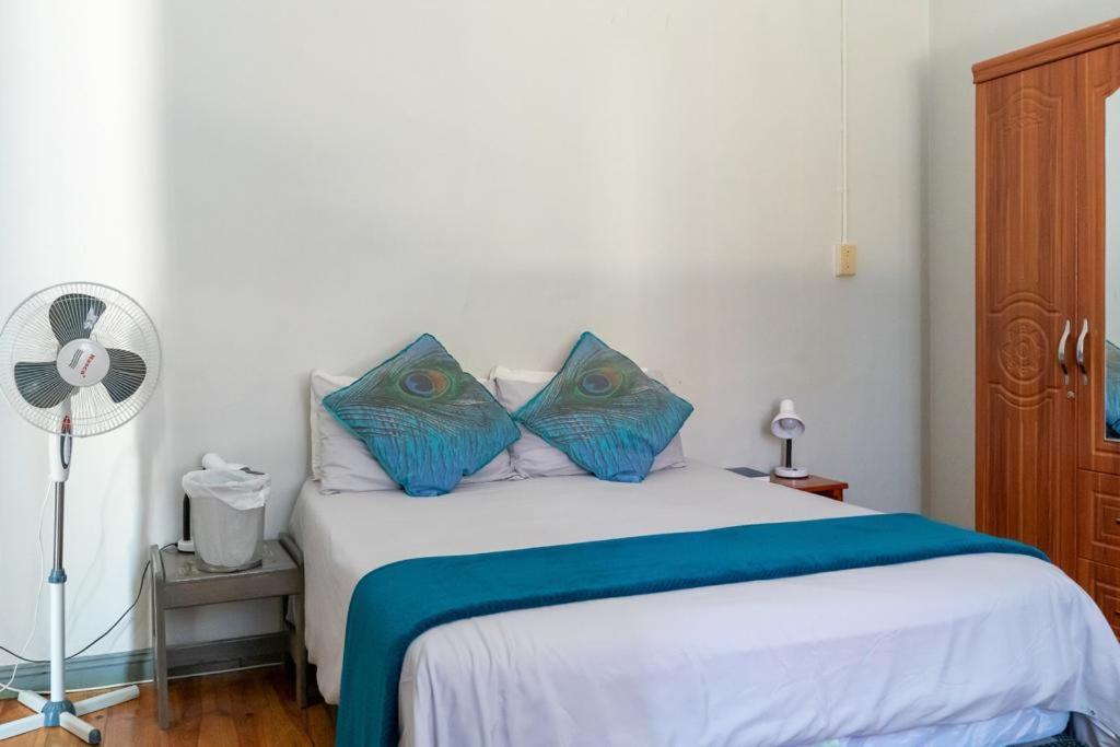 Готель Keetmanshoop Self-Catering Екстер'єр фото