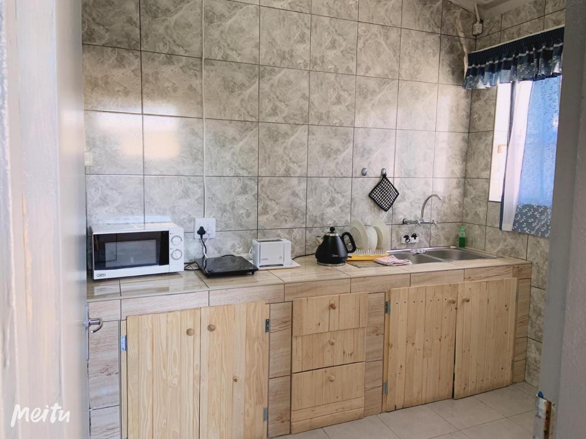 Готель Keetmanshoop Self-Catering Екстер'єр фото