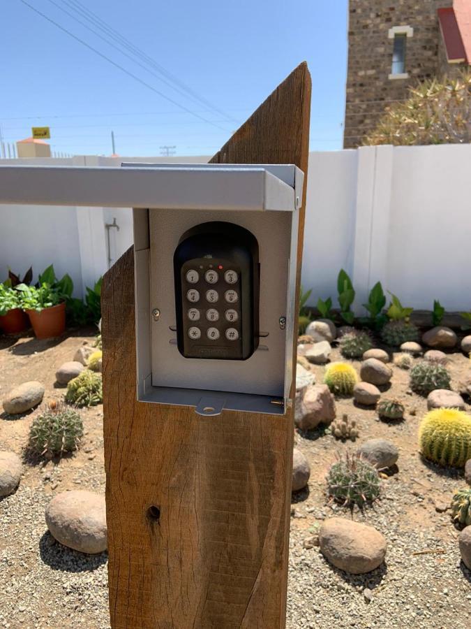 Готель Keetmanshoop Self-Catering Екстер'єр фото