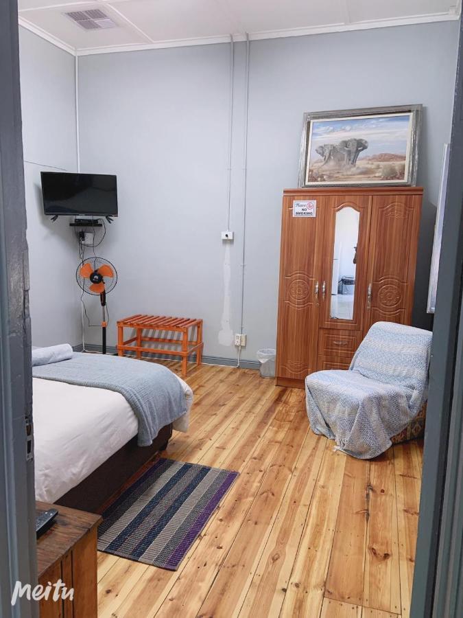 Готель Keetmanshoop Self-Catering Екстер'єр фото