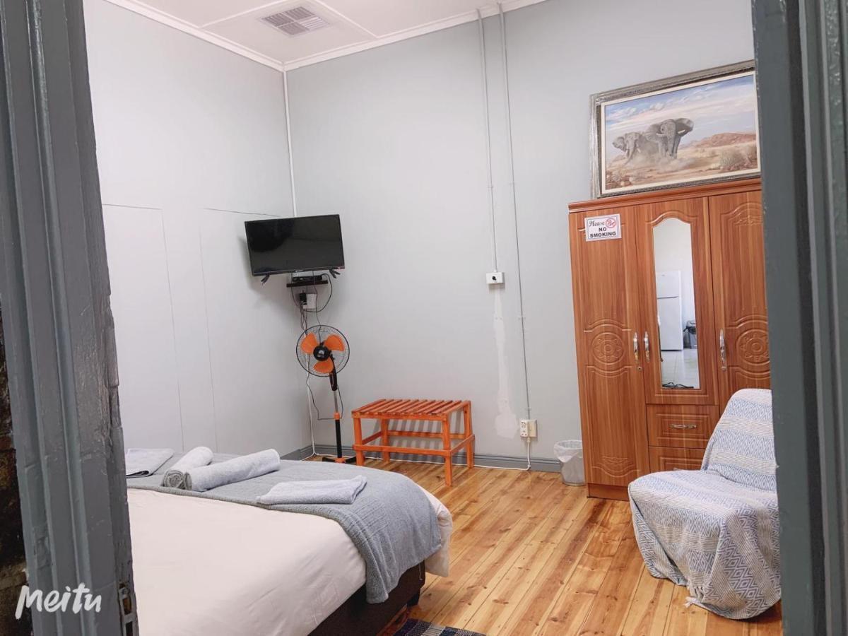Готель Keetmanshoop Self-Catering Екстер'єр фото